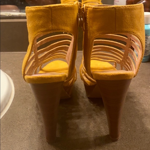 Heels - Picture 3 of 5